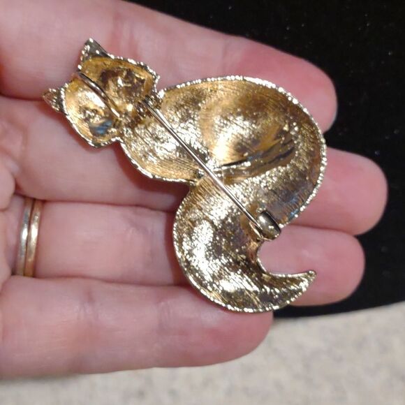 Fox Pin New  - Picture 3 of 4